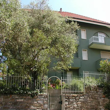 Residenza Il Poggio 아파트 *