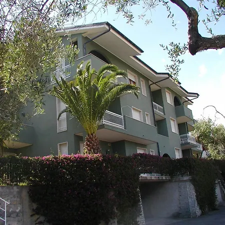 아파트 Residenza Il Poggio 산토바르톨로메오알마레